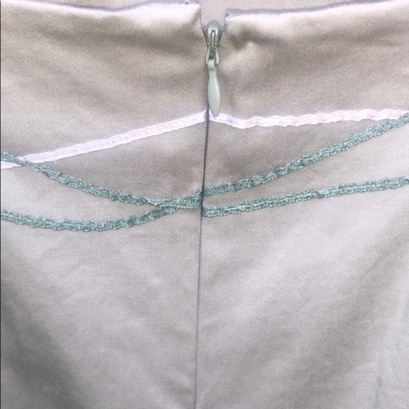 Bandolino stretch khaki & floral embroidered design skirt women’s plus size 14 - Picture 5 of 8